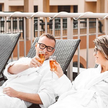 Temple Gardens Hotel & Spa Муус Джоу Екстериор снимка